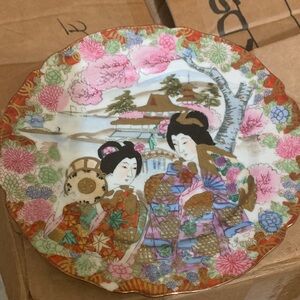 Colorful Decorative Plate with Geisha Design